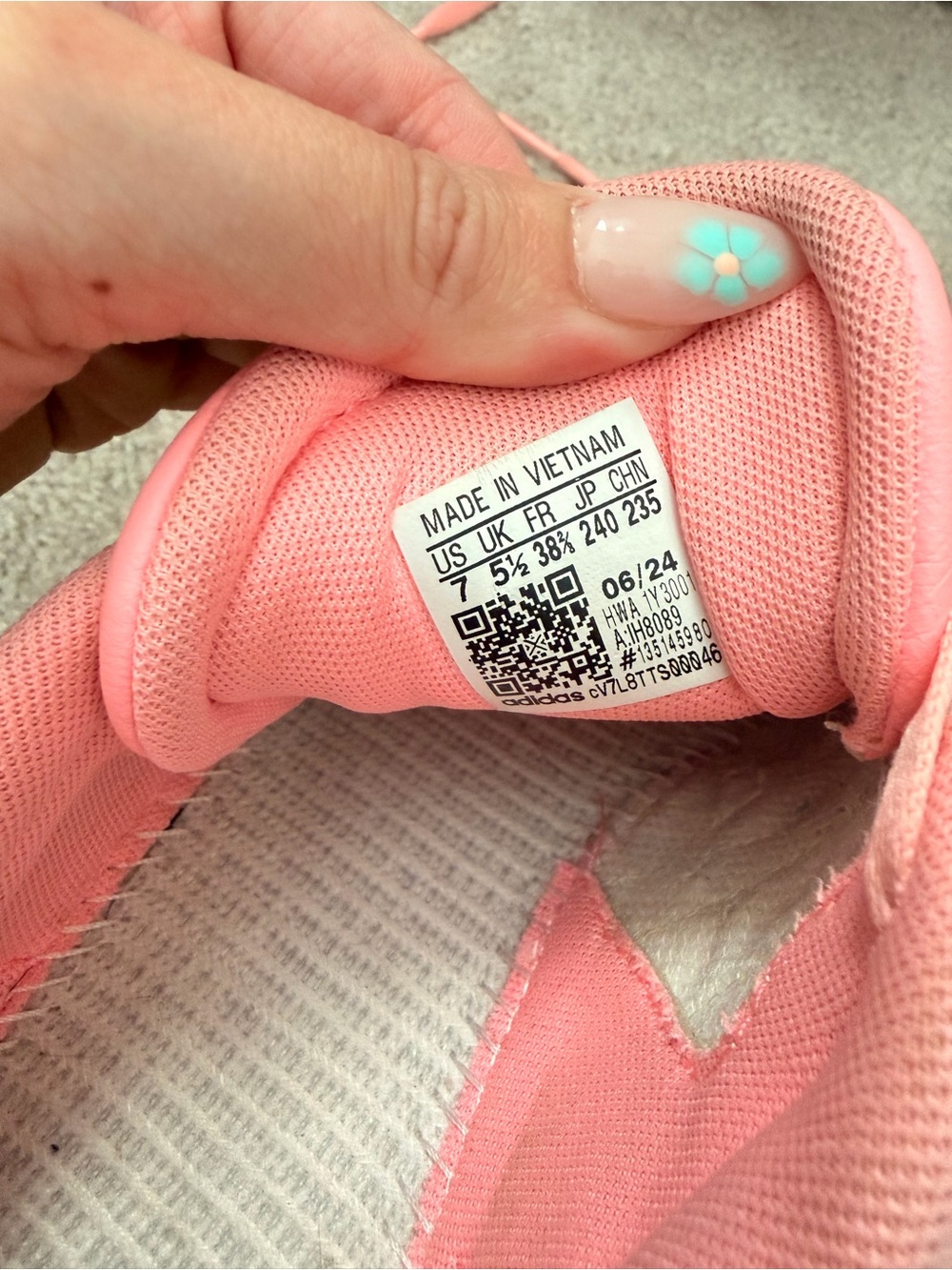 Adidas shoes - Picture 4 of 4